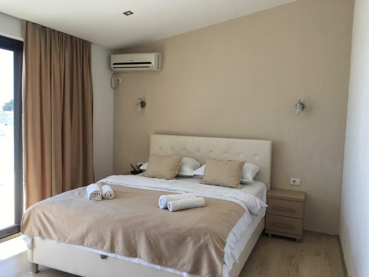 Days Inn Apartments Улцинь Экстерьер фото